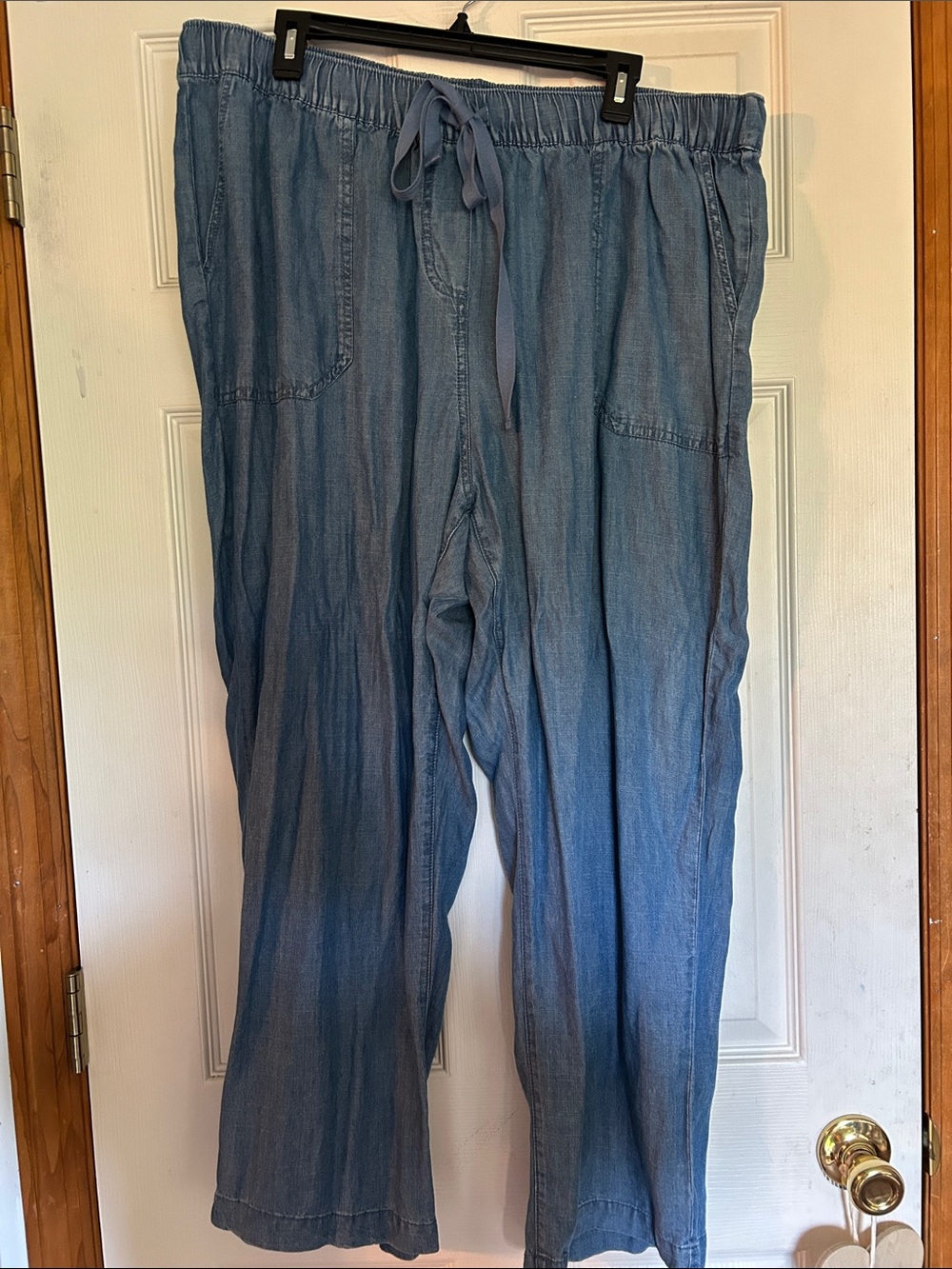 NWOT Women’s Blue Drawstring Casual Pants that look like Jeans